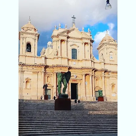 La Casa Nella Piazza * Noto