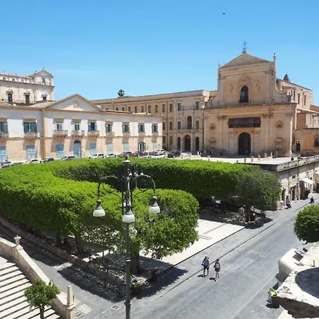 La Casa Nella Piazza Vakantiehuis *